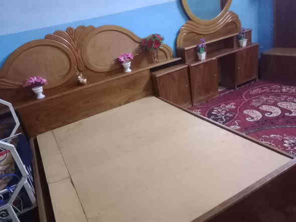 غرفة نوم للبيع بدون قنصور سعر 100 الف خاص موجود رقمي ***********
