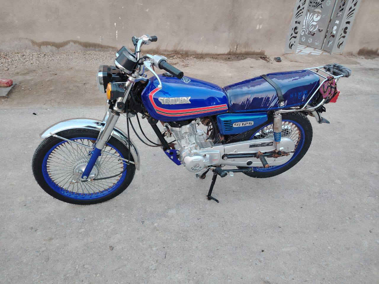 سلام عليكم شباب دراجه للبيع نامه بروه أوراق  اصولي موديل ٢٠٢٢ مكفوله  بسمي  مكان ميسان  قضى المجر الكبير ناحيه العدل ***********
