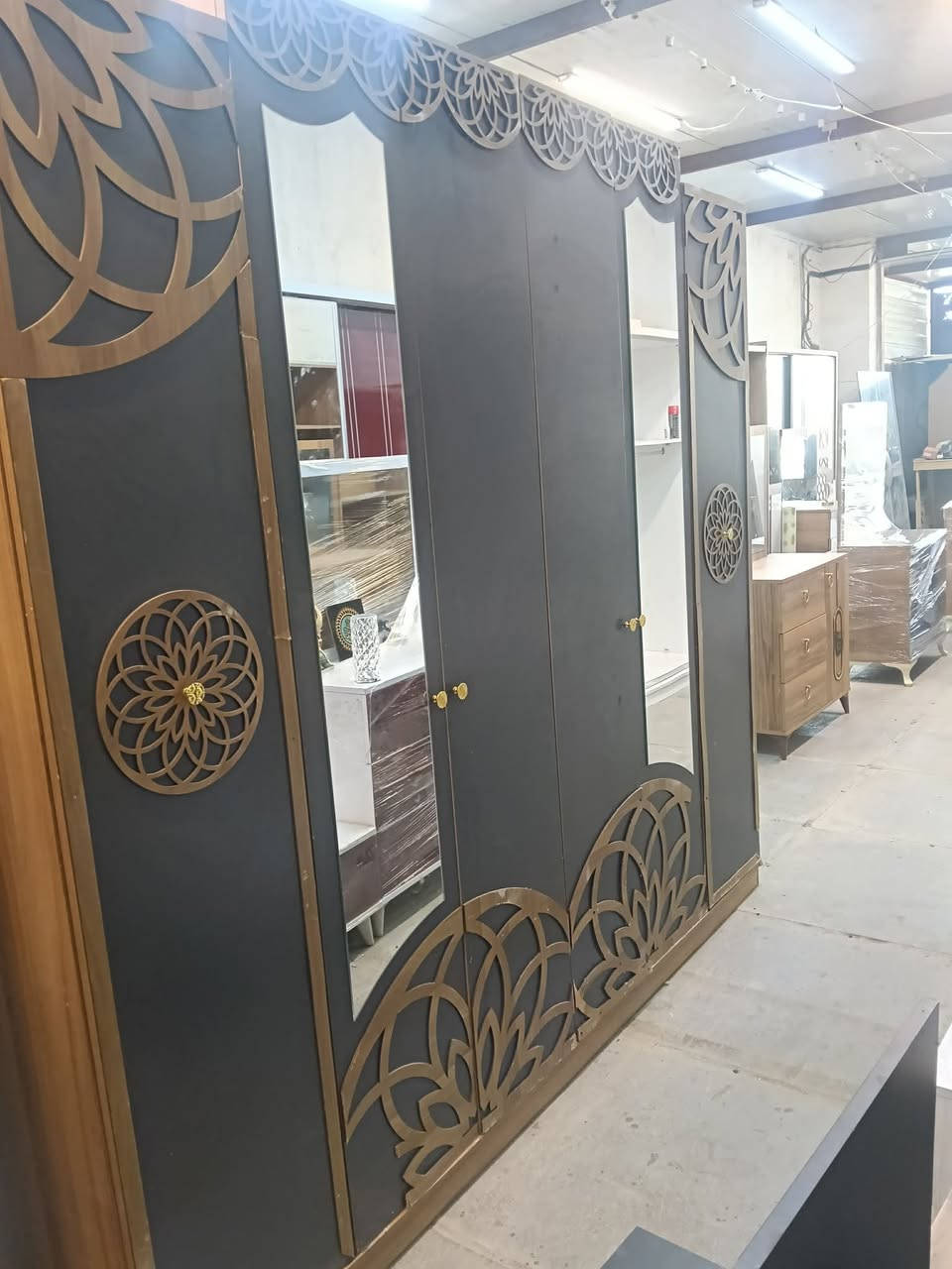 غرفة نوم مستعملة🇹🇷
 نضافة 95 ٪💯فول نضافه
عدد القطع /6
نضام /ابؤاب💢
سعرها/475/500💸
شد ونقل داخل بغداد مجاني🚛
يوجود توصيل محافضات 🚛


**إذا كنت صاحب هذا الإعلان وتريد حذفه لأي سبب، رجاءا أرسل رسالة إلى الدعم الفني**