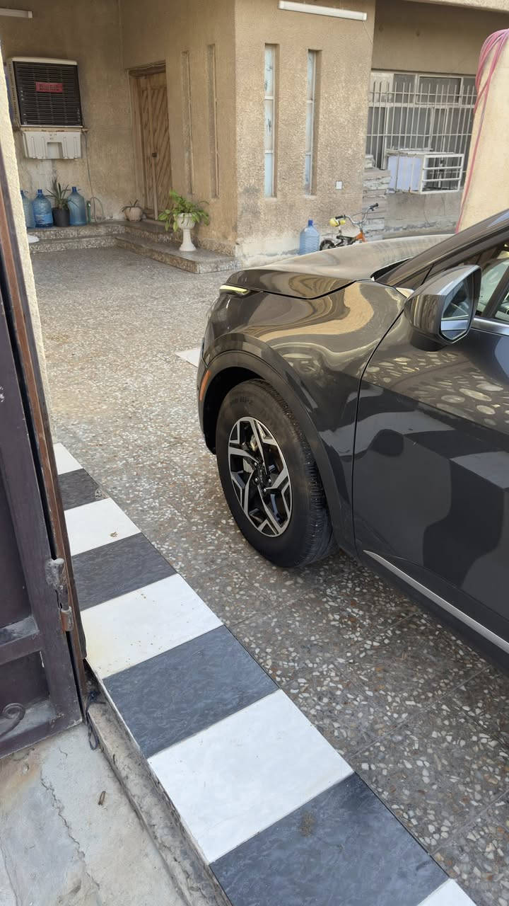 سبورتج موديل 2024  بسعر خيالي 🔥🔥وارد امريكي ماشيه 17 الف والسونار مالتها مرفق مع الصور رقم بغداد تحويل ثاني  يوم وبسمي السياره محرك 2500 ولسياره جديده ومانقصها اي شي السعر 195 وبيها مجال 
مكان السياره الانبار الفلوجه ومراوس حسب القناعه
الرقم ***********
***********
الاتصال على الرقم 
مكلف بلنشر
