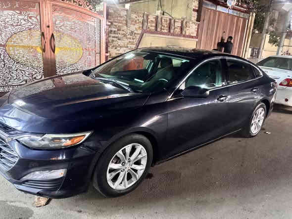 للبيع او مراوس // شيفروليه ماليبو 2022 LTZ رقم بغداد انكليزي 

🔹 الموديل: 2022
🔹 الفئة: LTZ كاملة مواصفات
🔹 المحرك: 1.5 Turbo اقتصادي وعزم ممتاز
🔹 الكير: أوتوماتيك
🔹 الدفع: أمامي
🔹 اللون: (نيلي)

المواصفات الإضافية:
• فتحة بانوراما
• تشغيل بصمة + دخول ذكي
• شاشة كبيرة تدعم CarPlay+ اندرويد اوتو
• كاميرا خلفية 
• مثبت سرعة
• كرسي كهرباء
• أنوار LED
• نظام توفير الوقود
• تحكم  بالستيرن
• مانع انزلاق + 

السيارة وارد أمريكا، ماشية 50 الف كيلو حادثها بابين فقط ومصبوغات، وبيها البنيد كلير فقط من امريكا شاصي ومكينة وكير سليمات 100%.
السيارة نظيفة وممشاها مناسب، وما بيها أي نقص 
معروضة 125 وبيها مجال بسيط مكاني بغداد كرادة او كريعات 
*********** بغداد
