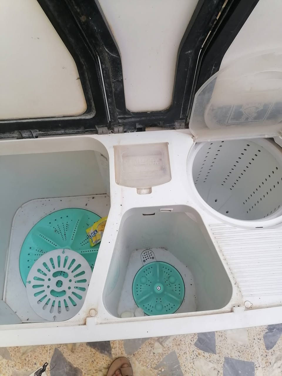 غساله ملابس شرط مطورت نحاس حوضين غسيل  وحد تنشيف   يعني 3 ماطورت بيع جديدة 90 بيه مجال عنوان موصل حي البكر،***********
