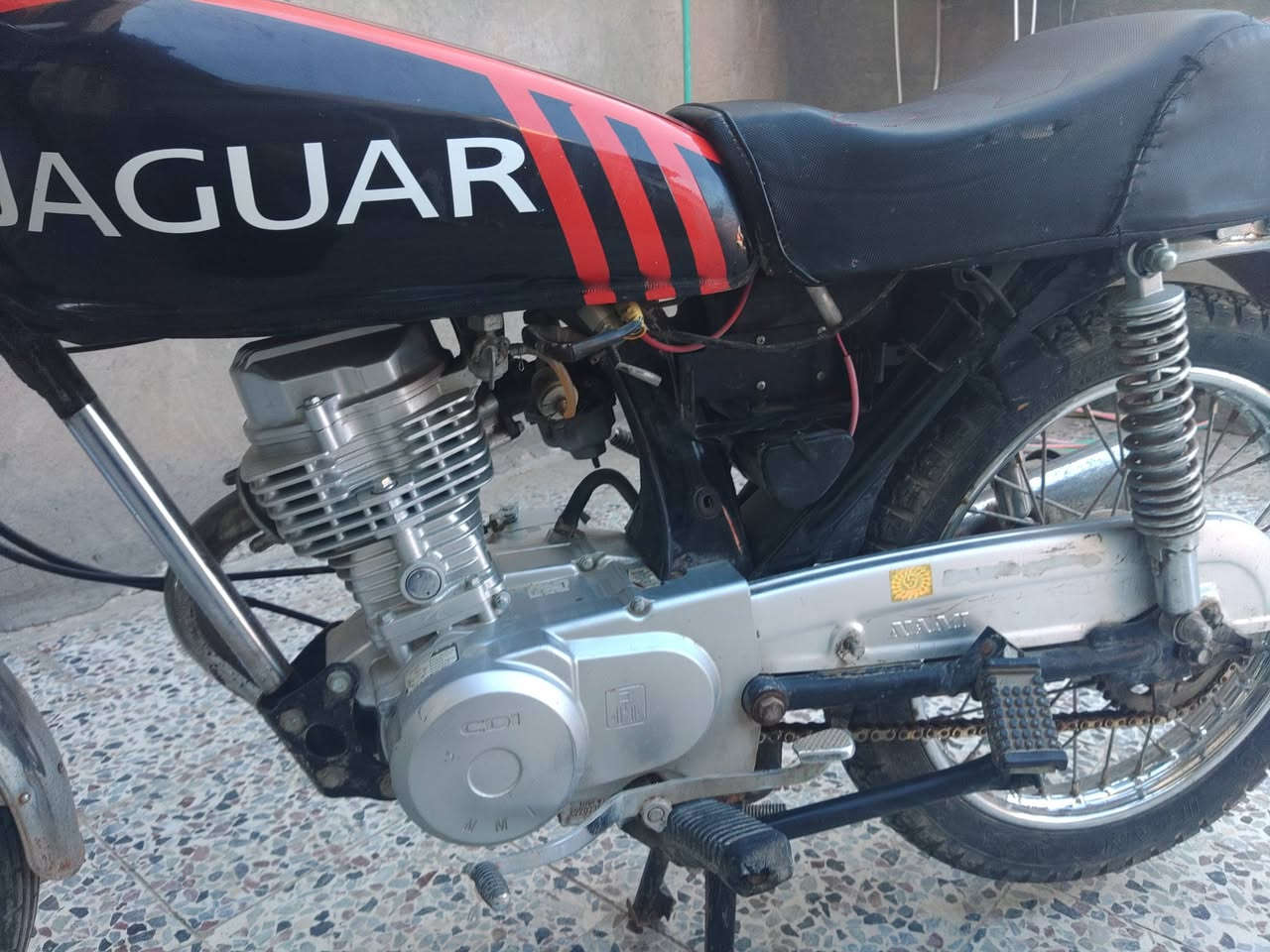 دراجه يرانيه نامه البيع بدون 
كله جديد واصلي 25 بس الشاصي قديم السعر 750 وبيها
مجال قليل رقم 
***********
