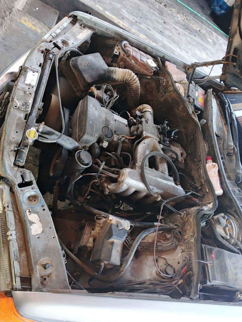 السلام عليكم مارسدس جانبو 300مكينة بطة 3000 البوش الكدام تعبانة ولمكينة بيهة صرف مكان السيارة بغداد قرب مرور الحسينية السعر 30اوبيهة مجال رقم انبار شرط الحويل صاحبهة جيراني غير متواجد على فيس  *********** موديل 91
