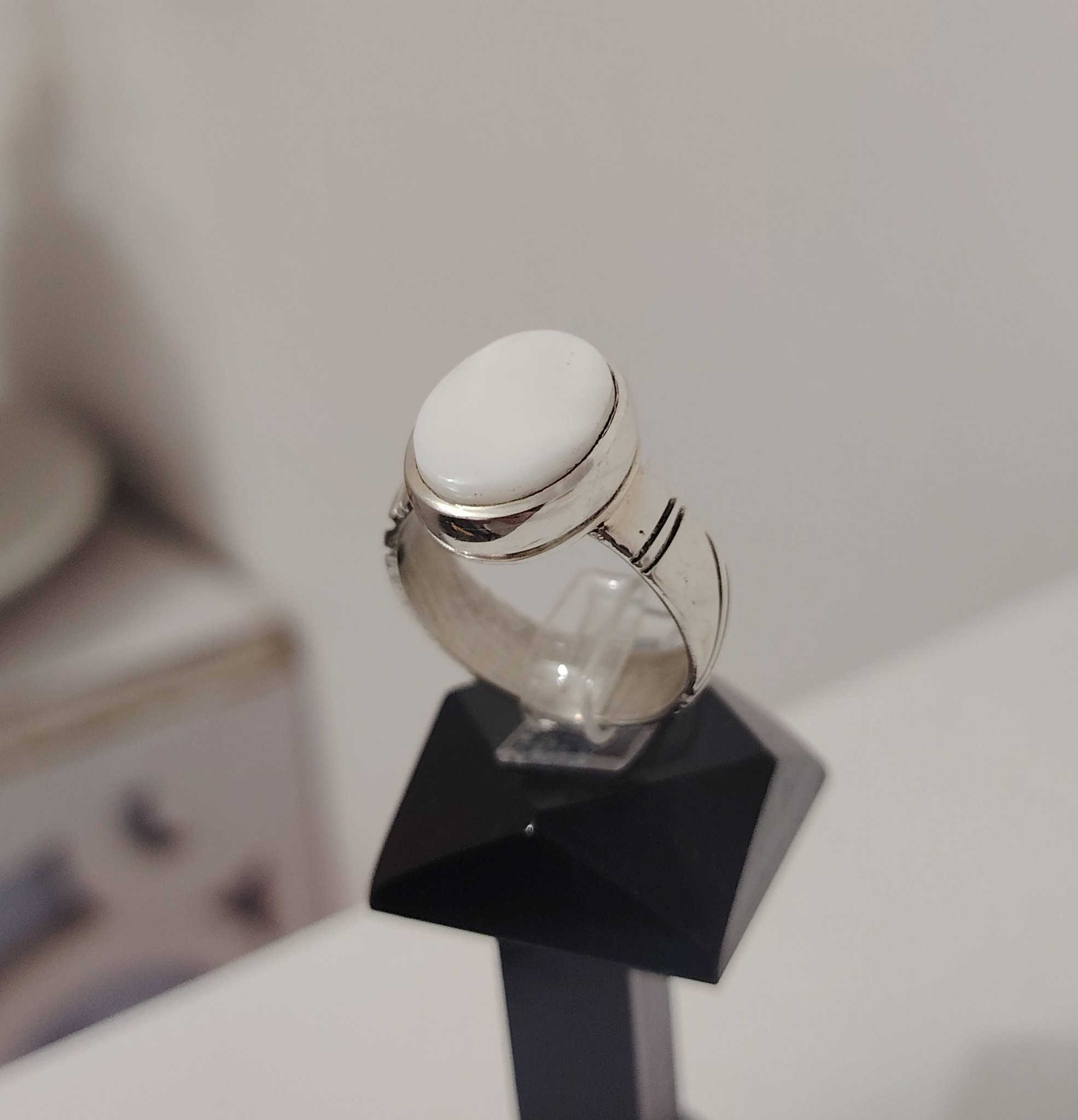 خاتم من حجر العطف الطبيعي البحري
صياغه ثقيلة وجميلة فضه عيار ٩٢٥
يوجد توصيل إلى جميع المحافظات
التواصل ع الخاص او ع الواتساب ***********
