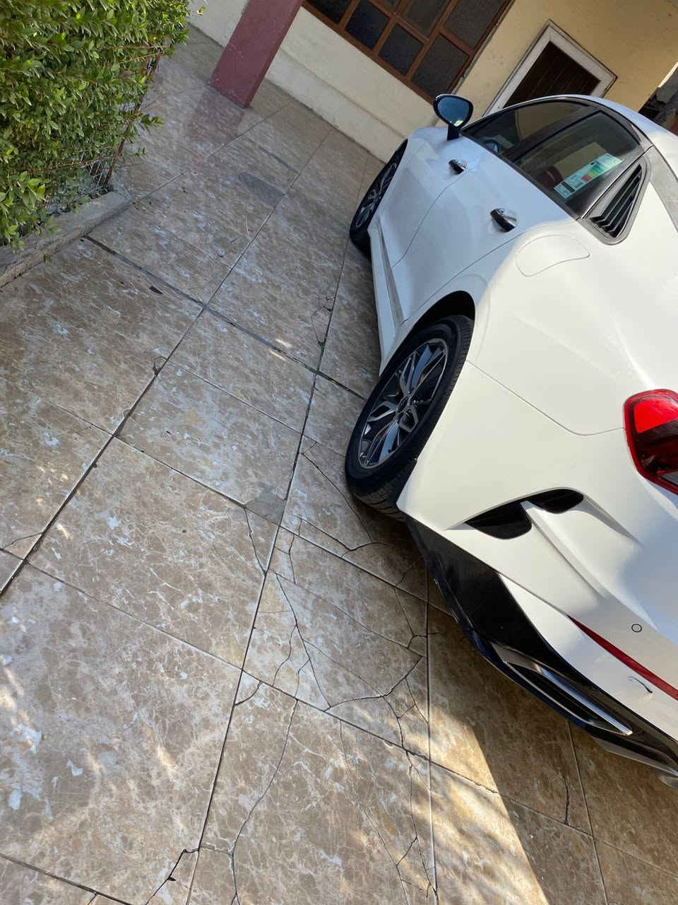 السلام عليكم k5 خليجي موديل ٢٢ محرك ٢٠٠٠ بصمه مري شفط تبريد قطعتين السياره جديده مكفوله رقم بغداد السعر١٧٧ بيه مجال  الاتصال *********** مكان فلوجه
