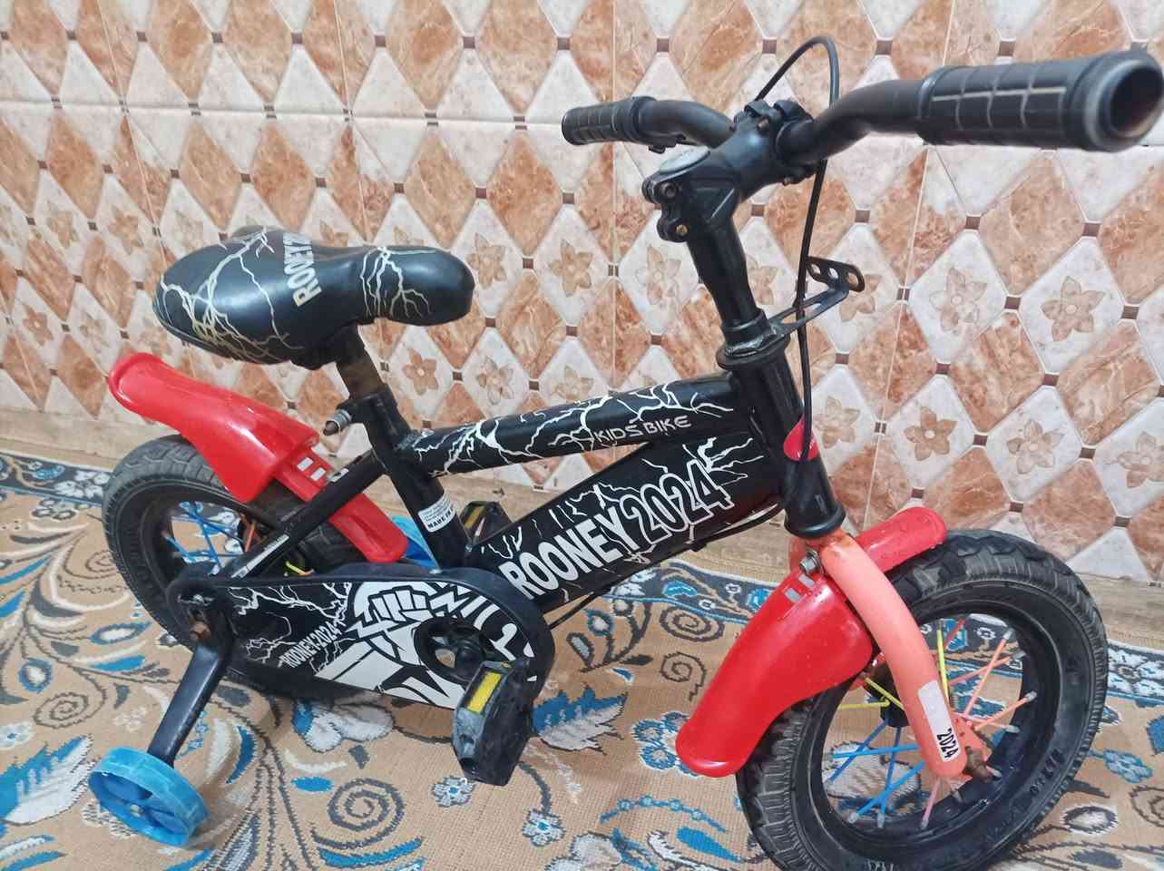 ياالله بايسكلات عدد 2 الحجم 12 سعر الواحد 40 وبيه مجال بايسكلات بالباگيت وكاملات ناصرية حي الثوره موبايل ***********      تايرات وچوابه  جدد بلادي
