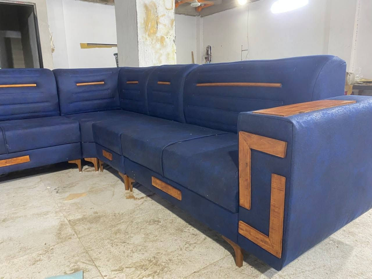 يسر معمل عبد الباقي  لزبائننا  الكرام عن مجموعة دواوين  شغل فوق الممتاز مو سوكي ضمان سنتين٣٥٠ دينار   ١١ نفر  ٧امتار و٢٠سم معمل عبد الباقي للاسفنج ولقنفات قرب جسر الزيتون ***********
