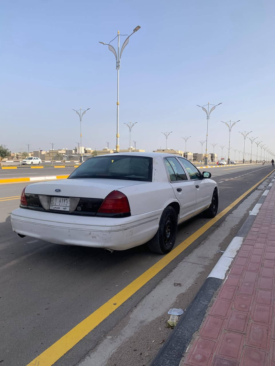 سلام عليكم 

فورد كراون فكتوريا موديل 2004 
السياره وارد امريكي شركه الهرموش بدون اي ضربه فقط صبغ عام اثر جراد 
مكينه و كير و حداديه كله بلادي و جديد التبريد فقط الفريز بي ليك و باقي كله موجود و شغال كل كهربائيات السياره شغاله رقم نجف مشروع وطني سنويه لل29  
مكان السياره كربلاء 
للاستفسار 
***********
