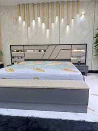 ١٠ قطع • سرير مخزن • ميز تواليت ضخم