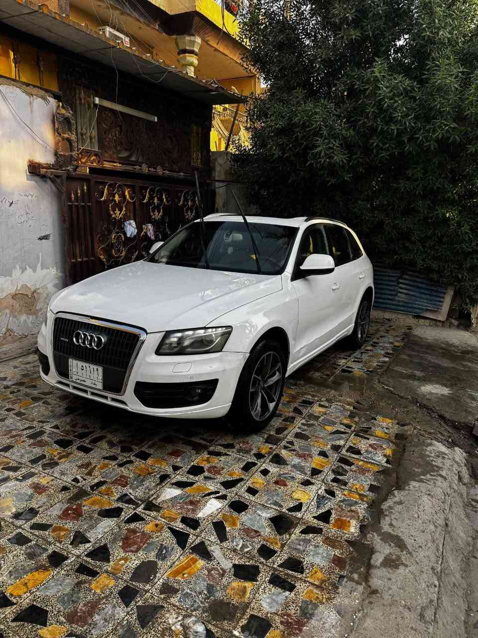 السلام عليكم
اودي Q5
موديل 2012 خليجي 
مكينة 2000 تيربو 
ماشية 150 الف
مواصفات معروفة طبعا
بصمة 
كشنات كهرباء
تبريد قطعتين 
بانورما 
والى اخره 
السيارة كلين بدون حادث عدى الدعامية 
صبغ فقط 
مكفولة كشر مكينة كير كله تمام 
السعر 125 ورقة 
التواصل  خاص او واتساب موجود 
***********
***********
