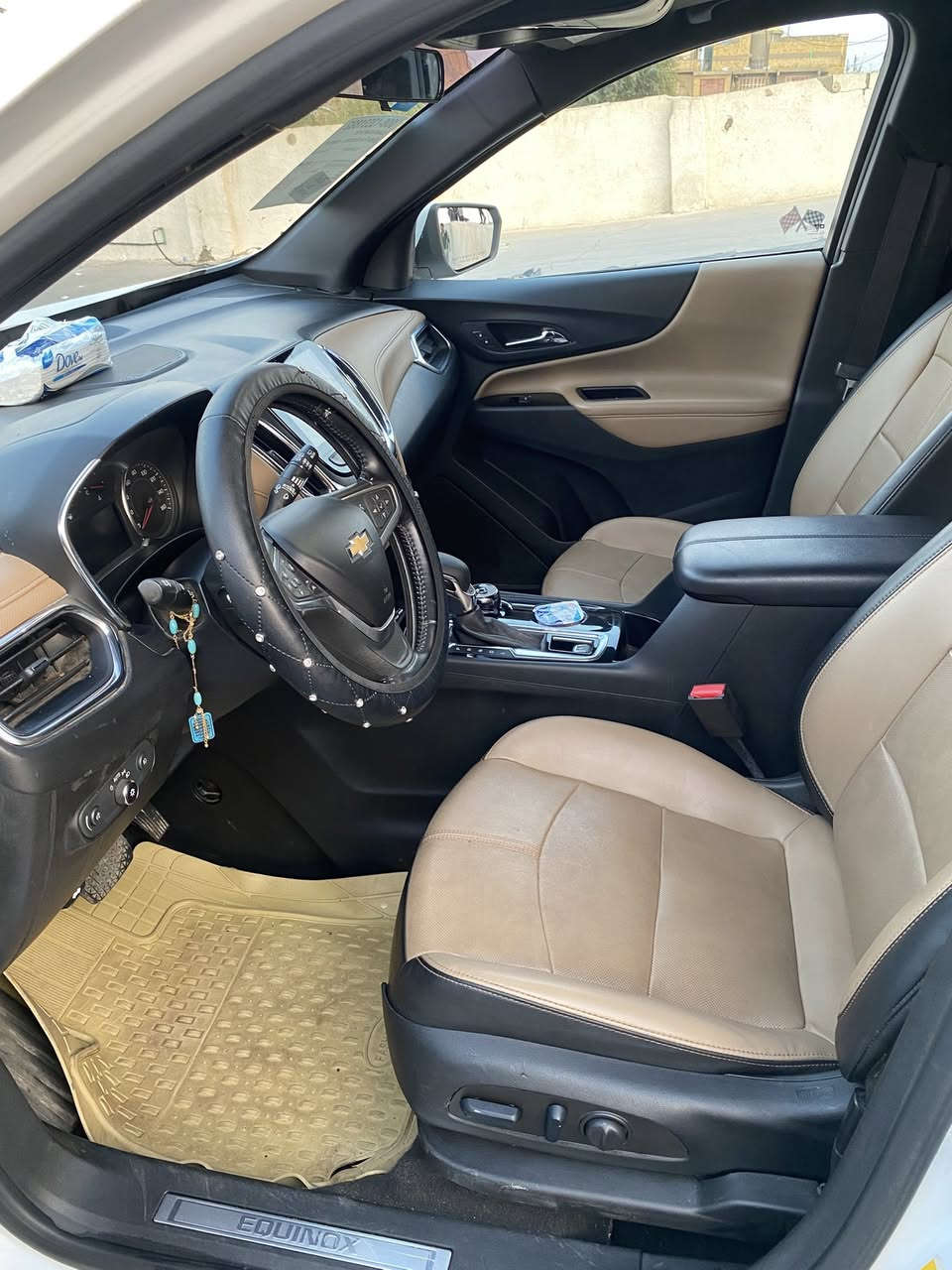 السلام عليكم
كوينكس 2022السياره فول مواصفات برايمر 

المواصفات:
كشنات تدفئة 
ستيرن تدفئة 
تخم تاير 
سقف بانورما قطعتين
رادارات امامية وخلفي وجوانب 
خمس كاميرات ٢٦٠ درجة 
جنطة شفط 
مواصفات البرايمر معروفة فول مواصفات للاخير 
السعر ١٤٠ وبيها مجال
مكانها الكوت واسط
للتواصل : ***********
