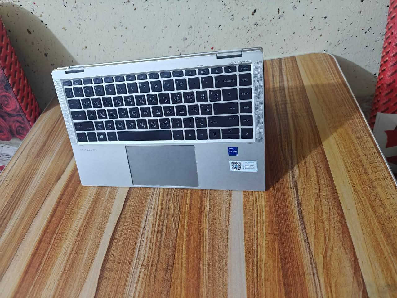 🔥 عرض خاص – آخر قطعة متوفّرة! 🔥

💰 السعر: 670 ألف دينار عراقي فقط

💻 HP x360 1040 G8 –  الجيل الحادي عشر

لابتوب عملي وأنيق، لمس + قلاب 360° مناسب للاستخدام اليومي، الدراسة، الدوام، الاجتماعات الأونلاين، وبرامج الأوفيس والتصميم الخفيف.

🔹 المواصفات الكاملة:
الموديل: HP EliteBook x360 1040 G8
المعالج: Intel Core i5-1135G7 – الجيل 11
الرام: RAM:16GB DDR4
التخزين: 512GB SSD
كرت الشاشة: Intel Iris Xe Graphics
الشاشة: 14 إنج FHD لمس – قابلة للدوران 360°
النظام: Windows 11 Pro أصلي ومفعل
الحماية: بصمة وجه + بصمة إصبع

🔌 مخارج الجهاز (Ports):

✔️ 2× USB-C Thunderbolt 4
✔️ 2× USB 3.2 Type-A
✔️ HDMI 2.0
✔️ منفذ سماعات 3.5mm
✔️ Wi-Fi 6 + Bluetooth 5.2
✔️ كاميرا HD مع غالق خصوصية

🚗 التوصيل:
توصيل لجميع محافظات العراق

الدفع عند الاستلام

🛡️ الحالة والملحقات:
نسبة نظافة عالية جداً (استخدام أوروبي نظيف)
يأتي مع شاحن أصلي + جنطة
بطارية قوية وأداء سريع
وزن خفيف وتصميم راقي

📞 للحجز والاستفسار:
📩 واتساب: ***********
📞 اتصال مباشر: ***********
