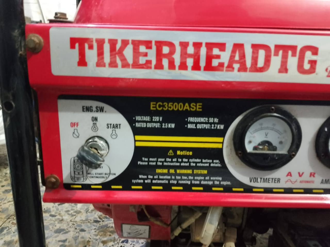 مولد مستعمل الاستعمال فقط من 8 ساعات إلى 12 ساعة اخذتها قبل سنة ومتروكه لان محتاجيتها فقط فتره قليلة وهسه أبيعها اخذتها بوقتها 320$  أبيعها نص السعر ب150$
هاي مواصفاتها

- تحتوي على عجلات 
- تشغيل اما سويج او حبل او ريموت (( تشغيل عن بعد )) 
- تعطي 12 امبير حقيقي 
- مولدة ذات عزم قوي 
- ملف نحاسي 100‎%‎ 
- تتوفر بنوعية الية العتلة (السحب )
-الزيت: 0.6 لتر .
-معدل صرف الوقود: 0.7 كل ساعة(1جالون: 8ساعات).
- سعة الخزان 15 لتر 
***********
بغداد الشعب
