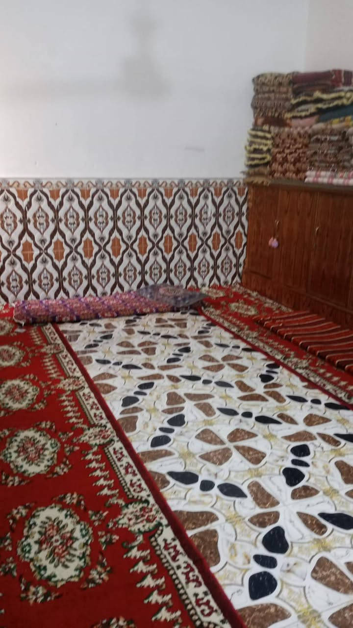 السلام عليكم.
بيت للبيع المساحه 120
يحتوي ع 2غرف صاله او مطبخ او استقبال 
المكان مشخاب.  طبر فرعون قرب جامع الجديد
السعر خاص
‏‪***********‬‏
