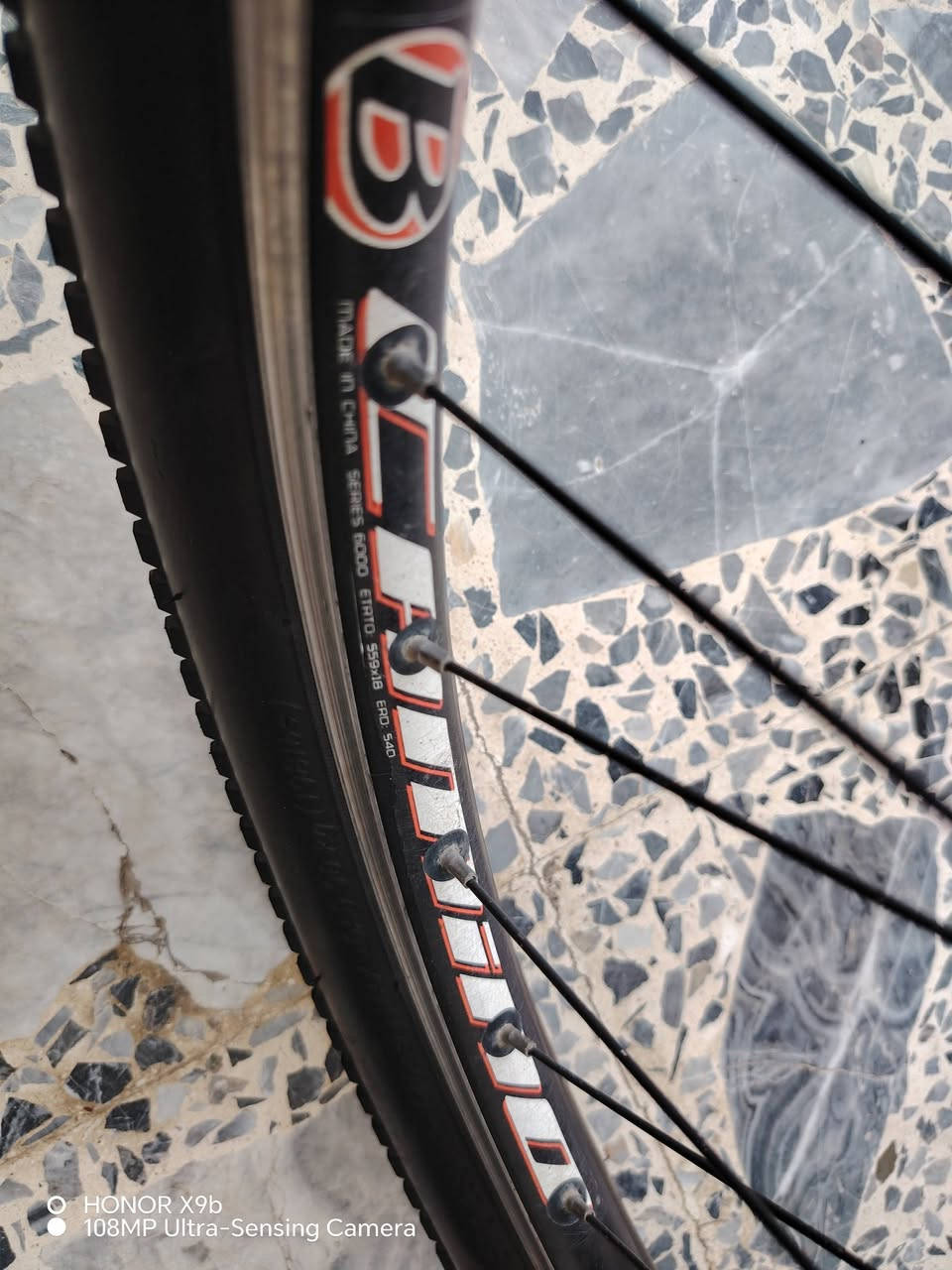 💠السلام وعليكم 💠
🟤دراجة تريك TREK4300 للبيع غنية عن التعريف نوع امريكي 🇺🇸🟤
🟤المواصفات🟤: 
🟤كير 3/8 فقاسات شيمانو    SHIMANO🟤
🟤حجم 26 M🟤
🟤ويل زوم طبقتين ختم B🟤
🟤ستيرن ختم  B🟤
🟤لون صحراوي مميز🟤
🟤بريكات شيمانو     SHIMANO TEKTRO🟤
🟤دبل RST🟤
🟤عقربة شيمانو التوس    SHIMANO ALTOS🟤
🟤بايدارات شيمانو تورني   SHIMANO Tourney TX🟤
🟤بطيخات  SHIMANO🟤
🟤نجمة  SHIMANO SiS lNDEX🟤
🟤مقعد طبي🟤
🟤 نظافة اللشة 95%🟤
📍الموقع موصل الجانب الأيسر اي استفسار خاص 
💠السعر:(200 الف وبي مجال للطيبين). 💠


**إذا كنت صاحب هذا الإعلان وتريد حذفه لأي سبب، رجاءا أرسل رسالة إلى الدعم الفني**