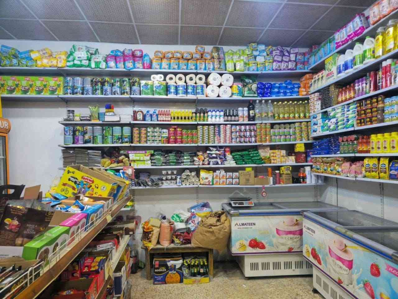 السلام عليكم اسواق للبيع تقاطع حي العامل قرب شارع المركز
5عارظات عموديه 2شركه 3بطحيات 
1سبلت كنتوري 1جداري +كاشير المربع 
باقي التفاصيل اتصال عل رقم فقط ***********

***********
