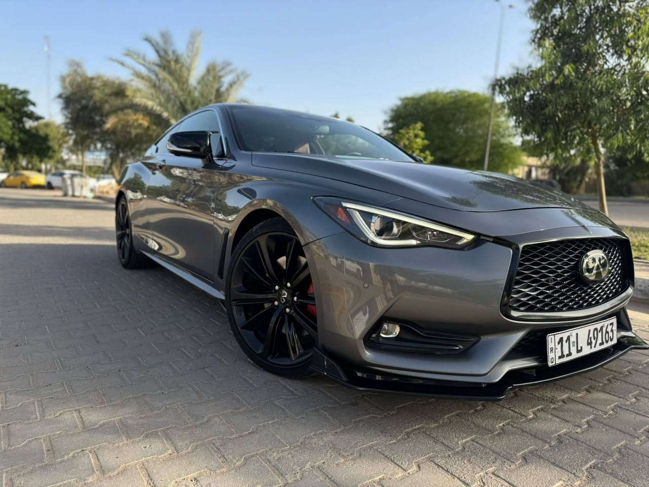 #استراحة_مقاتل

#صاروخ_ارض_ارض_بسعر_كمارو_جريمة

الفئة الوحيدة بل عراق اخر موديل + فئة الريد  وكلها مطعمة بل كاربون

Infiniti Q60 Red Sport 2022

لون رمادي – ممشى فقط 56,000 كم

المواصفات الخارجية:

 • لون رمادي لامع
 • جنوط أصلية 20 إنش سبورت
 • كاليبرات فرامل باللون الأحمر مميزة للـ Red Sport
 • فتحات تهوية جانبية + لمسات كروم
 • أضواء أمامية LED مع نظام أوتوماتيكي عالي/
 • أضواء خلفية LED رياضية
 • فتحة سقف كهربائية

المحرك والأداء:
 • محرك V6 3.0L Twin Turbocharged
 •  قوة 400 حصان
 • عزم 475 نيوتن/متر تقريبًا
 • جير أوتوماتيك 7 سرعات مع بادل شفت (تبديل خلف المقود)
 • نظام دفع رباعي AWD
 •عليها صوت Exhaust رياضي بلادي مختم 
 • أنظمة قيادة متعددة (Eco – Standard – Sport – Sport+)

المواصفات الداخلية:
 • مقاعد جلد رياضية بلون أحمر بلادي + داخل كاربون فايبر 
 • مقاعد كهربائية مع ذاكرة + تبريد وتدفيء     
 + بادل شفت
 • شاشة وسطية لمس مع نظام ملاحة + Apple CarPlay / Android Auto
 • نظام صوت Bose فاخر 13 سماعة مع سبووفر
 • كاميرا خلفية و امامية وجانبية 360+ حساسات أمامية وخلفية وجانبية 360
 • تكييف أوتوماتيكي ثنائي المناطق
 • إضاءة داخلية LED + إضاءة خارجية ترحيبية LED بلادي + شعار انفنتي بالابواب
 • دخول ذكي + تشغيل بصمة + تشغيل عن بعد 

أنظمة الأمان:
 • رادار تنبيه قبل الاصطدام
 • نظام النقطة العمياء
 • مثبت سرعة ذكي Adaptive Cruise Control
 • نظام الحفاظ على المسار
‏ • ABS + EBD + TCS + VDC (أنظمة ثبات كاملة)
 • وسائد هوائية أمامية وجانبية وستائرية
 تعتيم المرايات + فايبر كلاس بكل مكان دواخل المرايات …
سياره بولش وحمام جديد دهن جديد
 تايرات جدد ما بيها نقص كامله مكمله

JN1FV7LLONM680625
رقم شاصي:  

للأستفسار الأتصال على

مكانه كاظمية

***********

#سعر
