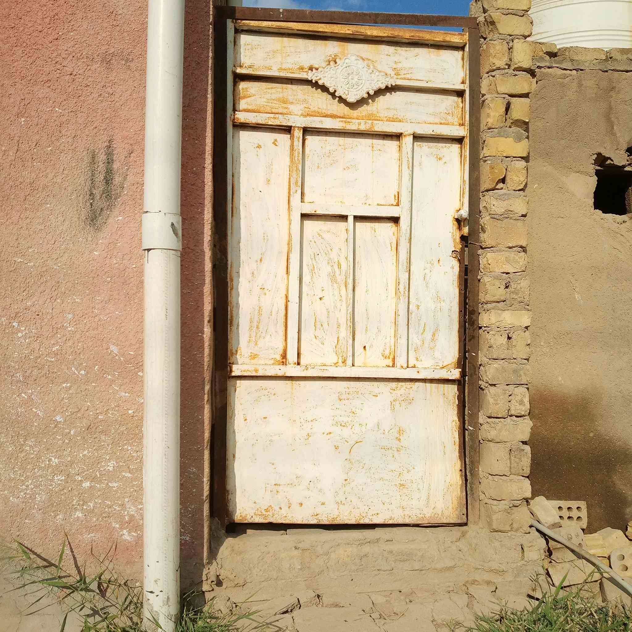 دار للبيع المساحه 100 طابو صرف خلفي العنوان الفتاحية شارع الامامين نبيع بسعر قطعة موقع مميز شارع عن مستشفى الحوراء هاتف *********** السعر 48 العقار فارغ حاليا
