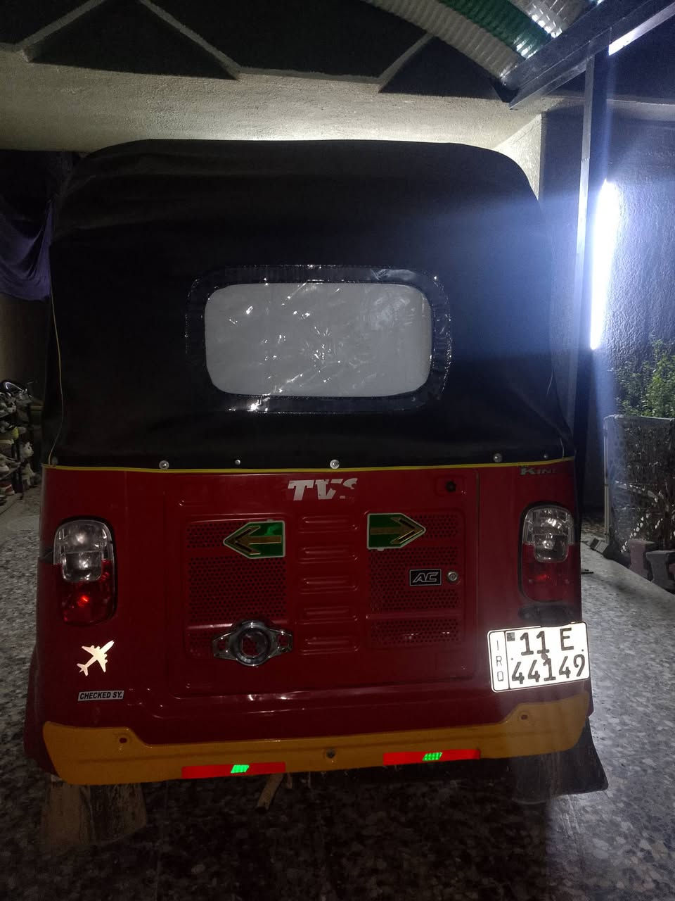 سلام عليكم تكتك تيفياس للبيع موديل 18 مكينه 21 رقم وسنويه انكليزي مصبوغه عام السعر 4600 وبيها مجال حك الجيه باقي التفاصيل اتصل وبلخدمه ***********
