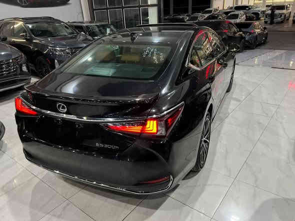 بسم الله الرحمن الرحيم😍🤍
لكزز 300h es هايبرد بنزين✅

الموديل : 2024✅

#سعرها 310 ورقة ومجال قليل✅

تترقم شمالي فقط 

المواصفات:فول فول١/١ 👇
بصمة تشغيل 
تشغيل عن بعد 
فتحة سقف 
دخول ذكي 
موس تحكم 
كشنات جلد 
كشنات كهرباء 
كشنات ميموري 
سترين كهرباء 
تدفئه تبريد في الكشنات
حساسات اماميه خلفية 
نقطه عمياء 
اوتو هولد 
هندبريك بصمه 
كامرات 
رادرات 
اشاير بالمري 
ويل كروم 
لايتات عدسات 
لايت لد 
دشبول دجتل 
شاشة ايباد مقاس12.3بوصه 
Apple carplay 
Android auto
نقطة واي فاي 

10 سماعات 
نظام ملاحة 
شحن لاسلكي للجهاز 
التحكم التقائي بالتكييف ثنائي 
نظام ماقبل الاصطدام 
نظام الكبح التلقائي في حالات الطوارئ
نظام تثبيت السرعه 
وبعد بيها هواي مواصفات👍

جملغ ورا صبغ 
بجم كبس 

معرض ولید كارس
للاستفسار الاتصال على هاي الرقم👇

‏‪☎️***********☎️
اسيا ***********
