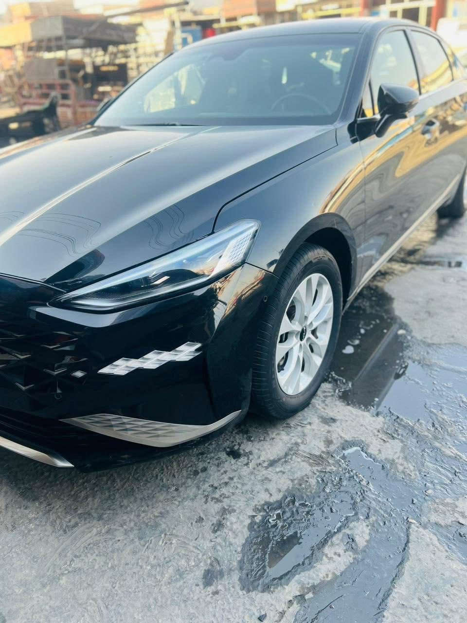 � للبيع Kia K8 وارد كوري 2024 🚘
• محرك 4 سلندر اقتصادي + كير أوتوماتيك 🔄

 • بصمة تشغيل + دخول ذكي 🔑

 • مثبت سرعة ⚡ / شاشة وسطية + كامرة خلفية 🎥

 • كشنات جلد كهربائية (تدفئة + تبريد) 🪑

 • LED + سنسرات + أندرويد وأبل كاربلاي 📱

•فول للأخير بدون بانوراما 

📌 جديدة، ماشية 15 ألف فقط ⏱️

📌 حادث جاملغ، تبديل قطعة أصلية نفس اللون 🎨

📌 بدون رقم – فوال لاخير عدا البانوراما 👌

💰 السعر : 220$ قابل للنقاش

📞 ***********
