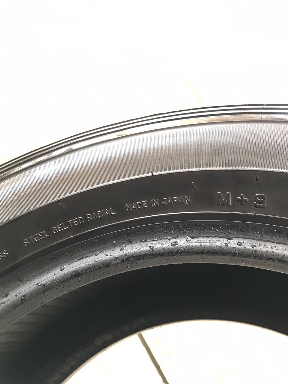 للبيع قياس   265/60R 18
صنع ياباني اصلي 
سعر 200 الف نهائي 
مكان بغداد حي جامعة 
☎️ ***********
