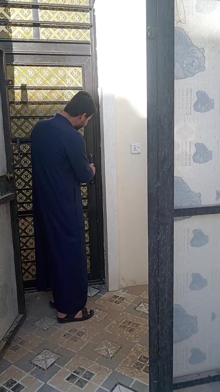 بيت للبيع طابوك المساحه ٦٠ متر منطقة جواهري مجاري كهرباء ومياه سند ٢٥ طابو زراعي صرف سعر ٥٥ وبيه مجال الاستفسار ***********
