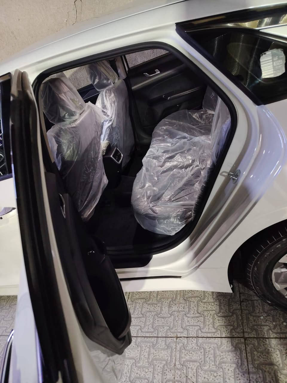 كي فايف 2023 فول مواصفات ما عده الفتحه السياره خليجي رقم بغداد  تشغيل عن بعد  الساره ما ناقصه اي شي  السياره احلا من الصور  السياره ماشيه 33   قابلا الزياده السياره نضامين  هاربد وبانزين  مكاني بغداد ابو غريب الحصوه النصر وسلام  السعر 220 وبيه مجال لطيبين  رقم الهاتف ***********
