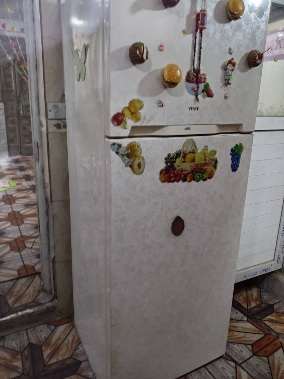 ثلاجه للبيع ***********
