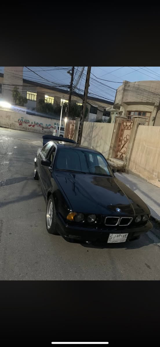 للبيع bmw 525
تبريد شغال
جامات كهرب شغاله 
سماعات ومسجل جديد 
كزوزت الالكتروني 
فتحه سقف 
داخل جديد بل كامل 
سياره مصروف عليه من كل النواحي 
ضرره بل تكمه مال جام امامي بدون لا شاصي ولا لغد 
سعر 55  مو شراي لا اتعبني معاك


**إذا كنت صاحب هذا الإعلان وتريد حذفه لأي سبب، رجاءا أرسل رسالة إلى الدعم الفني**
