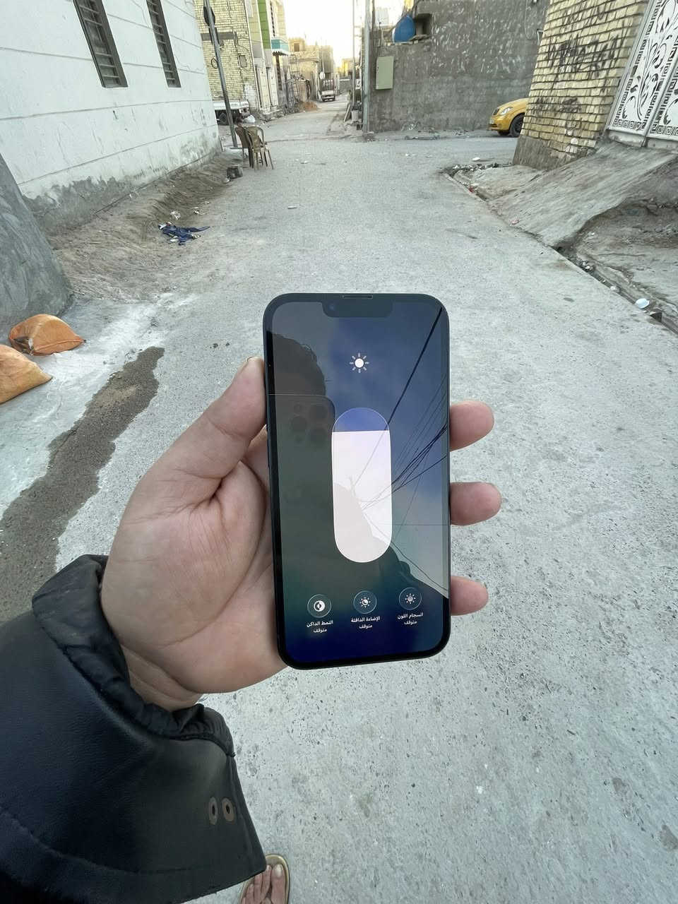 السلام عليكم اجهزه للبيع 
الأول  12 برو ماكس اللون الأبيض المميز 
جهاز ذاكره 256 
بطاريه 100
شاشه بلاد جهاز كله بلادي فقط مبدل بطاريه والبصمه  عوزهه برمجه باقي كفاله عامه كله وكله شغال كامرات✅ اتصال ✅وأي فأي✅صوت ✅فرمته ✅أي خلل مابي جهاز كامل مكمل سعره 350 وبي مجال للطيبين مكاني بغداد مدينه الصدر *********** متوفر واتساب 
………….
13عادي للبيع 
جهاز ماستر AA/A
اللون الأسود 
ذاكره 128 
بطاريه75 بلادي 
الجهاز وتر بروف لامفتوح ولامصلح شرط. فحص حاسبه 
كله شغال نضافه ألف بلميه
جهاز مابي مشكله 
كله شغال فيس ايدي✅اتصال✅سيمكرت✅وآي فاي✅كامل مكمل مابي عطل سعره فقط 375 وبي مجال بسيط للشراي مكاني بغداد مدينه الصدر *********** متوفر واتساب
