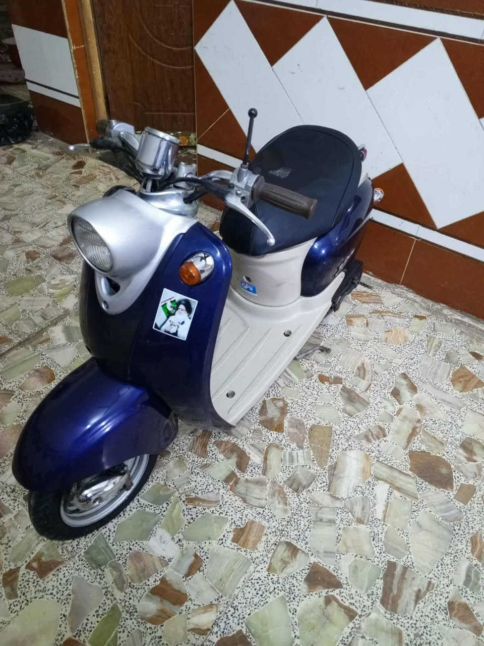 سلام عليكم من رخصت مدير لكروب عبد الحليم فول اوراق وكيل الله شاهد مكينه برغي ما مفتوح بيها لبيع مكاني لعماره حي لعسكري خاص ما جاوب هاذ رقم ***********
