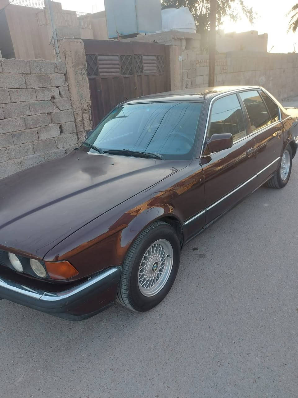 بي ام للبيع حجم 730. 6سلندرموديل 93 تبريد شغال كهربائية كله شغاله مابيه اي نقص لون كرزي رقم بغداد لايت زنون تخم تاير جديد ويلكب خليه للستفسار اتصال على الارقام التاليه ***********/***********
