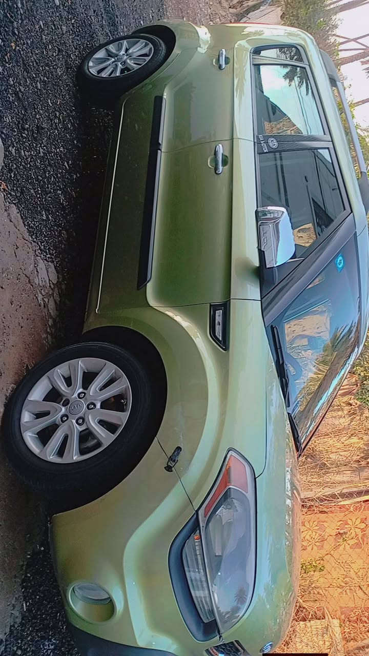 السلام عليكم البيع كيه صول موديل 2013  رقم نكليزي بغداد بسمي كير ومكينه مكفولات سونار موجود ناشره سياره جاهزه مكيه 1600 شادلها منضومه كاشان يعني سياره بلمشي صاروخ السعر 92  مكاني جزيرة بغداد سياحيه ***********
