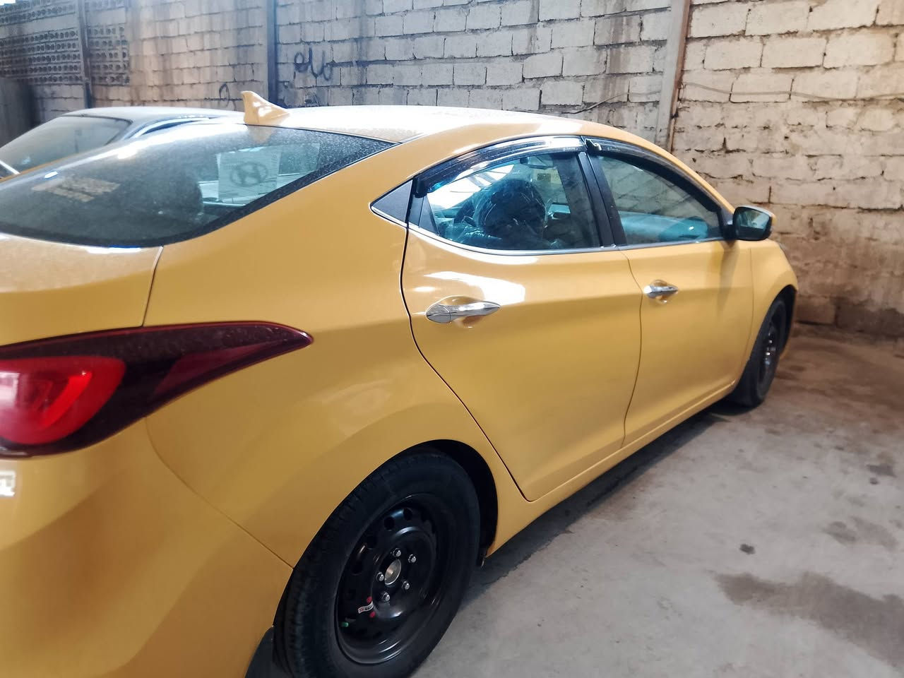 النترا وارد امريكي موديل 2016 ضررها بابين سياره بجم وخلف كبس گير ومحرك شرط مكفول سيارة فول عده الفتحة سعرها 108 للاتصال *********** عنوان كركوك
