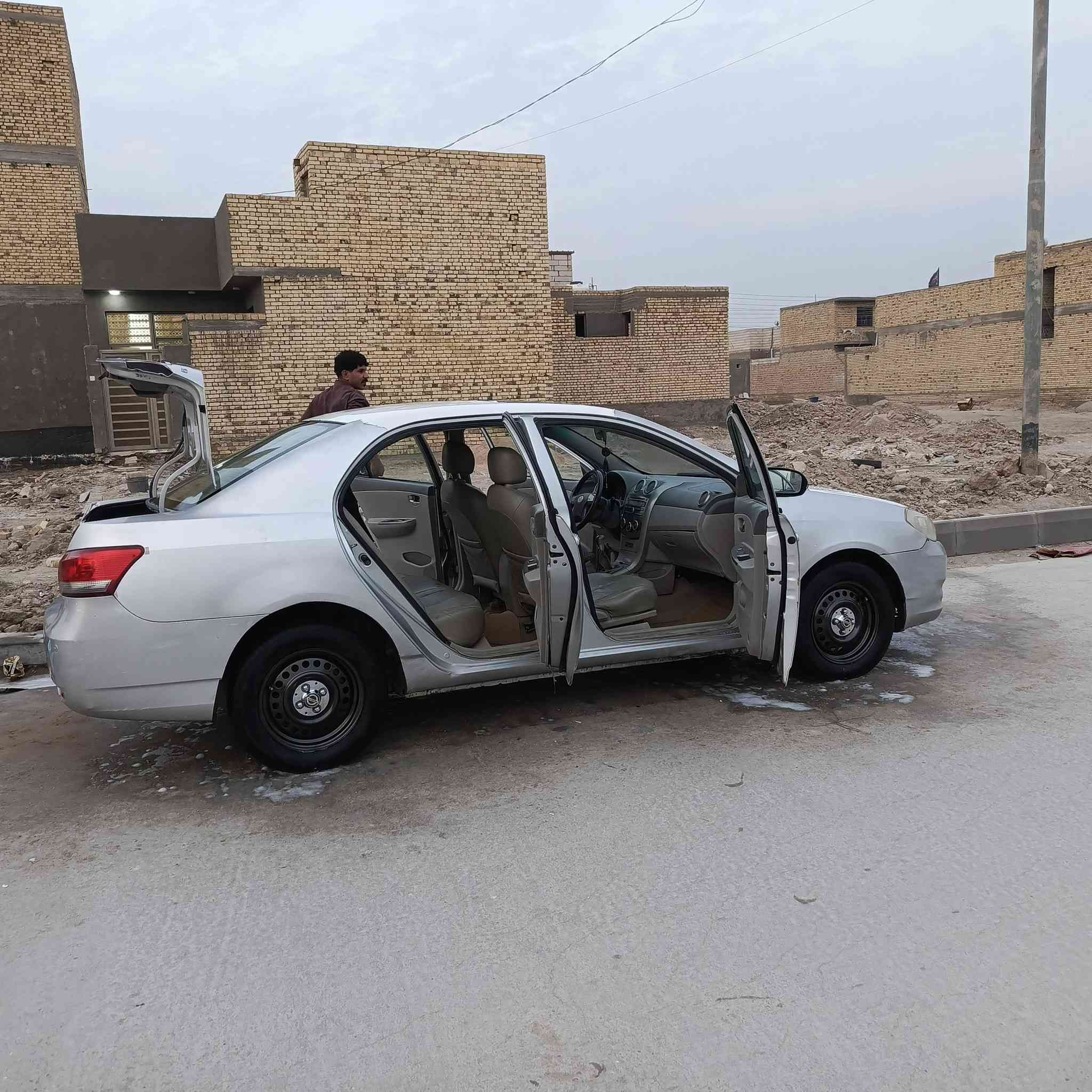 بيوايدي مديل 13
مكينه بلاد ياباني گير عادي خير من الله 
سياره جاهزه مكفوله من العيب الشرعي 
بيها هلالات بلحزام ومعمريهن 
تبريد شغال 
سياره مال جناي ما تعب 
مداور ثاني يوم السياره بسمي 
كهربائيات كلها شغاله  
حداديه 60/100 
مكان السياره ناصريه مركز 
السعر 50وبيها مجال 
***********
