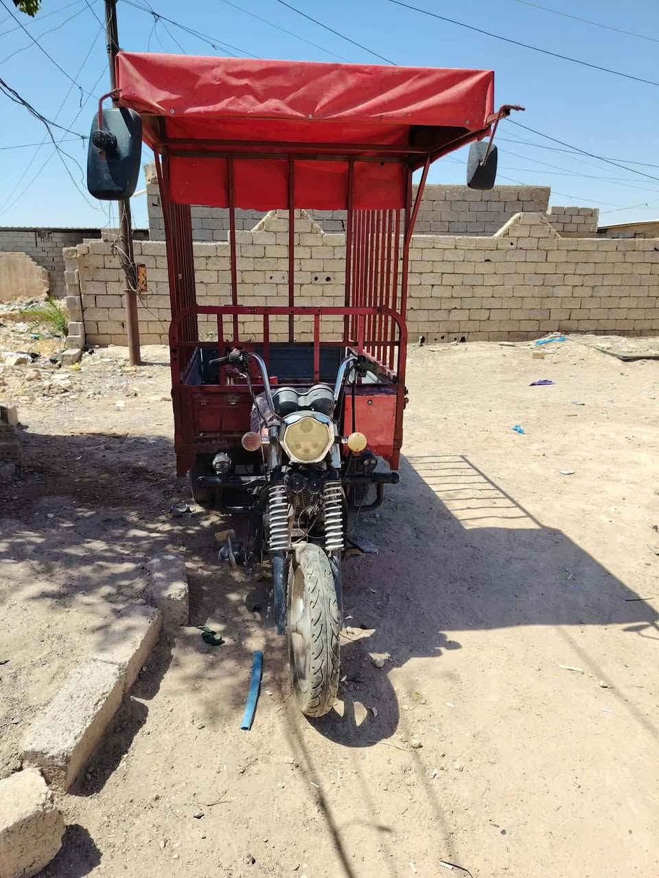 ستوته للبيع محرك وكير وكسل وكهربائيات كلها شغاله أوراقها كامله المكان تكريت قرية البوعبيد السعر 700 وبيها مجال ***********
