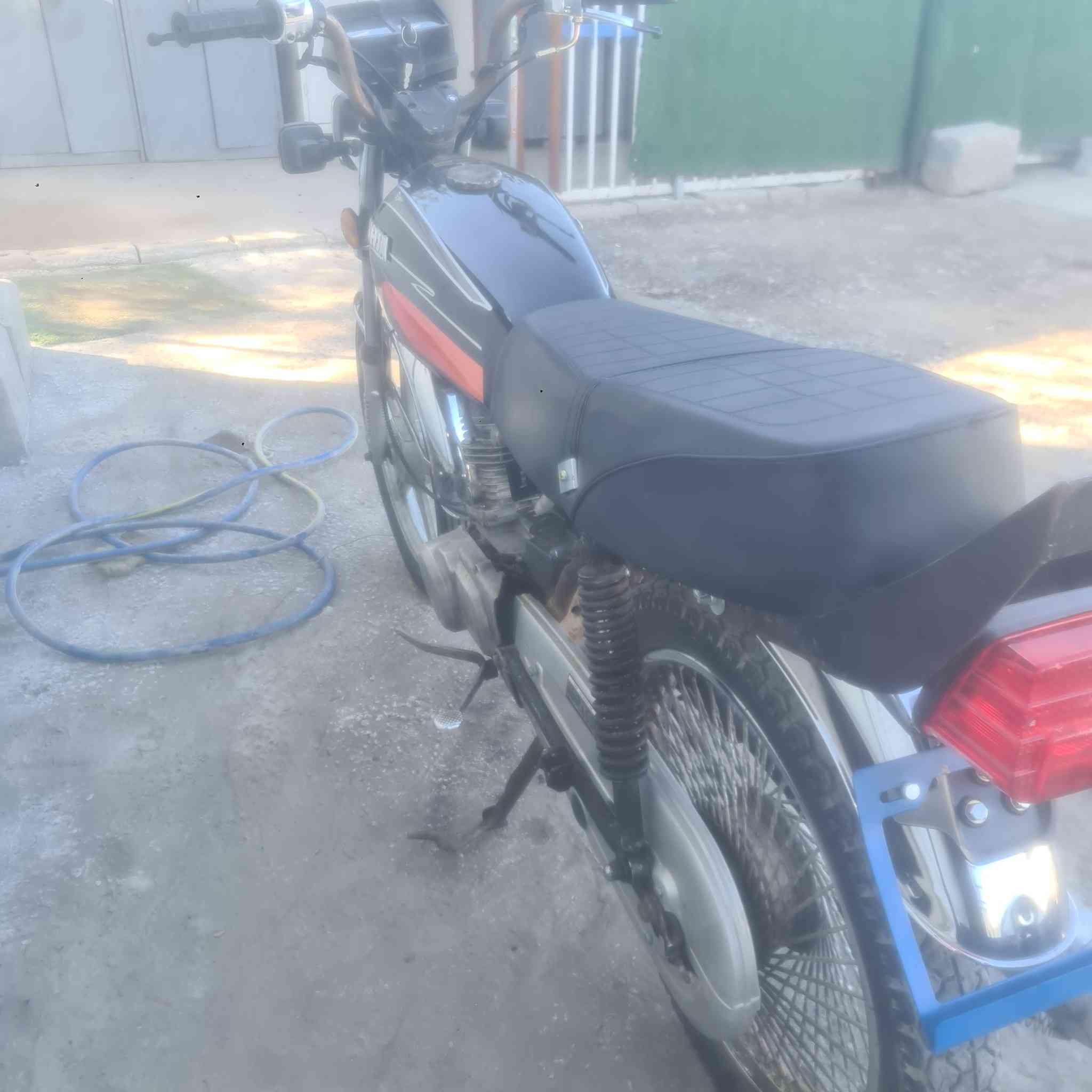 دراجة ايرانيه ٤ كير نظيفه وشغاله بس عوزها باتري مكاني بغداد الدورة سعرها ٢٥٠ قفل ***********
