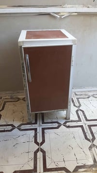 ميز ألمنيوم • ناصرية