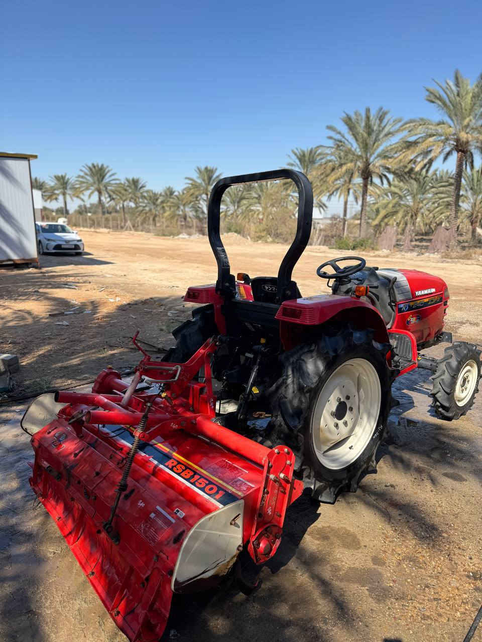 ينمار ياباني دخول جديد RS240
موديل حديث 
النضافه واضحه بل صور 
كاروبه جديده بمعنه الكلمه 
مكفوله من كلشي نضيفه جدآ 
المواصفات
دبل اكسل4×4
باور استيرن ابلاد PS
رفاس ابلادي 
مكينه مكفوله من الصبغ 
تخم تاير جديد
محرك كير اكسل مكفول شرط الفحص 
العنوان بابل قرب جامعه بابل
للاستفسار اكثر 

***********

ابو مصطفى
