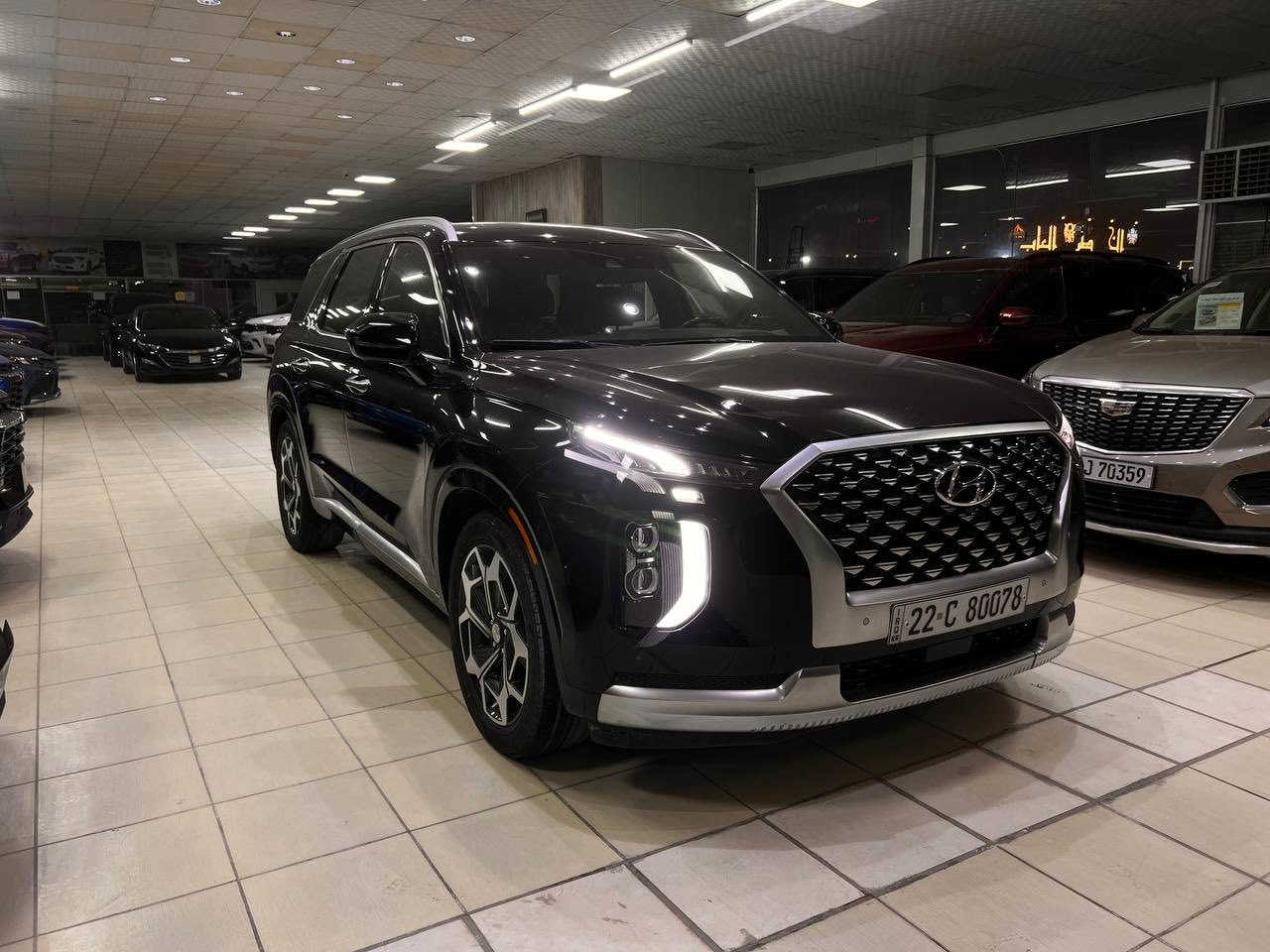 السلام عليكم ورحمة الله وبركاته. 
#معرض_ابن_شعبان_لتجارة_السيارات. 
—————————————————————
✅اسم السيارة : هيونداي بلسايد 
✅الفئة : كالغرافي 
✅الموديل : 2021
✅عداد المسافة :  56 الف ميل
✅رقم السيارة : اربيل  
✅السعر:   259 ورقة 
✅الضرر : الابواب اليسار + دور الجاملغ الخلفي 
✅الايرباكات : ضرر ايرباك الكشن فقط 

————————————————————————
🔻1-حجم المحرك 6 سلندر 3800. 
🔻2-عداد المسافة الف ميل
🔻3-بصمة باب و بصمة تشغيل و 🔻تشغيل عن بعد 
🔻4-ويل كب حجم 20 مع طقم تاير 🔻بحالة ممتازة 
🔻5- لايتات زينون عالي ناصي اصل 
🔻6- فتحتين سقف 
🔻7- اشارات بالمرايا الجانبية
🔻8- رادار جانبي 
🔻9- حساسات امامية خلفية اصل 
🔻10-كامرات عدد 4 برؤيا 360 درجة 
🔻11- جنطة كهرباء شفط 
🔻12- غرفة السيارة جلد اسود اصل 
🔻13-ذاكرة خزن ميموري لكرسي 🔻السائق مع وضعية المساج في 🔻كرسي السائق 
🔻14- تحكم كهربائي لمقاعد 🔻المقدمة
🔻15- رادار امامي تفاعلي مانع 🔻للتصادم
🔻16- شفتات ستيرن للتحكم بالگير 🔻العادي
🔻17- شاشة كبيرة الحجم للتحكم 🔻بمجموعة من الايعازات
🔻18- كامرة خلفية
🔻19- عارضة بيانات على الجامة 🔻الامامية
🔻20- 4 وضعيات للقيادة 
🔻21-الكراسي الامامية تبريد + تدفئة
🔻22-الكراسي الخلفية تبريد + 🔻تدفئة
🔻23-مانع الخروج عن المسار
🔻24-بردات خلفية اصل 
🔻25- تحكم كهربائي للكراسي 🔻الخلفية 🔻و الوسطية
🔻26- السيارة سبعة راكب مع ثلاث 🔻قطع 🔻تبريد 
🔻27-شاحن وايرليس لاسلكي
🔻28- تحكم ستيرن جهتين متكامل

🔅وباقي الموصفات المعروفة🔅
 
🔵السعر المطلوب   259 ورقة🔵
—————————————————

*********** ‏ 📞المبيعات. 
***********٣📞الادارة. 

🔴العنوان:النجف الاشرف-
🔴المدينة المائية-
🔴مقابيل حي الجامعة-
🔴مجاور كافية الزاويه-
