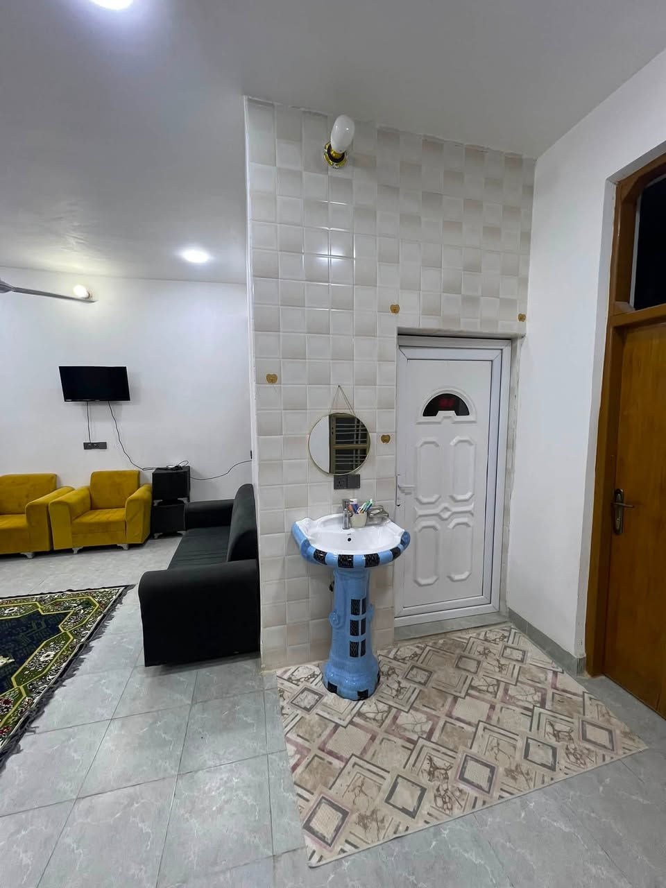 دار للبيع زراعي سند 25 بي غرف عدد2  بنيان حديث مكان الدار حي بابل قرب مدينت مهدي عاقول السعر 95 بي مجال للاستفسار *********** ￼

