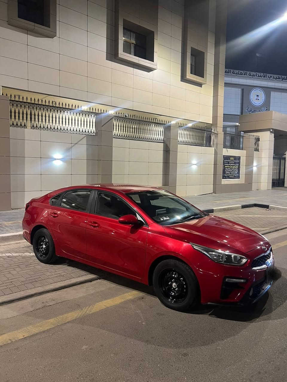 السلام عليكم سيراتو مديل 2020 خليجي كفاله عامه حته دعاميات وحته من لبارد ماعده طختين بسيطات مكينه وكير وتبريد وحداديه مكفولات مكينه 1600 دوش بلاديه  على وضع شركه سياره جاهزه من كل نواحي ما ناقصه برغي رقم ربيل بسم شركه تحويل لو كاله حاضر سنويه منتهيه قبل 4 اشهر لون سياره مميز احمر شذري  مكاني بصره ***********
