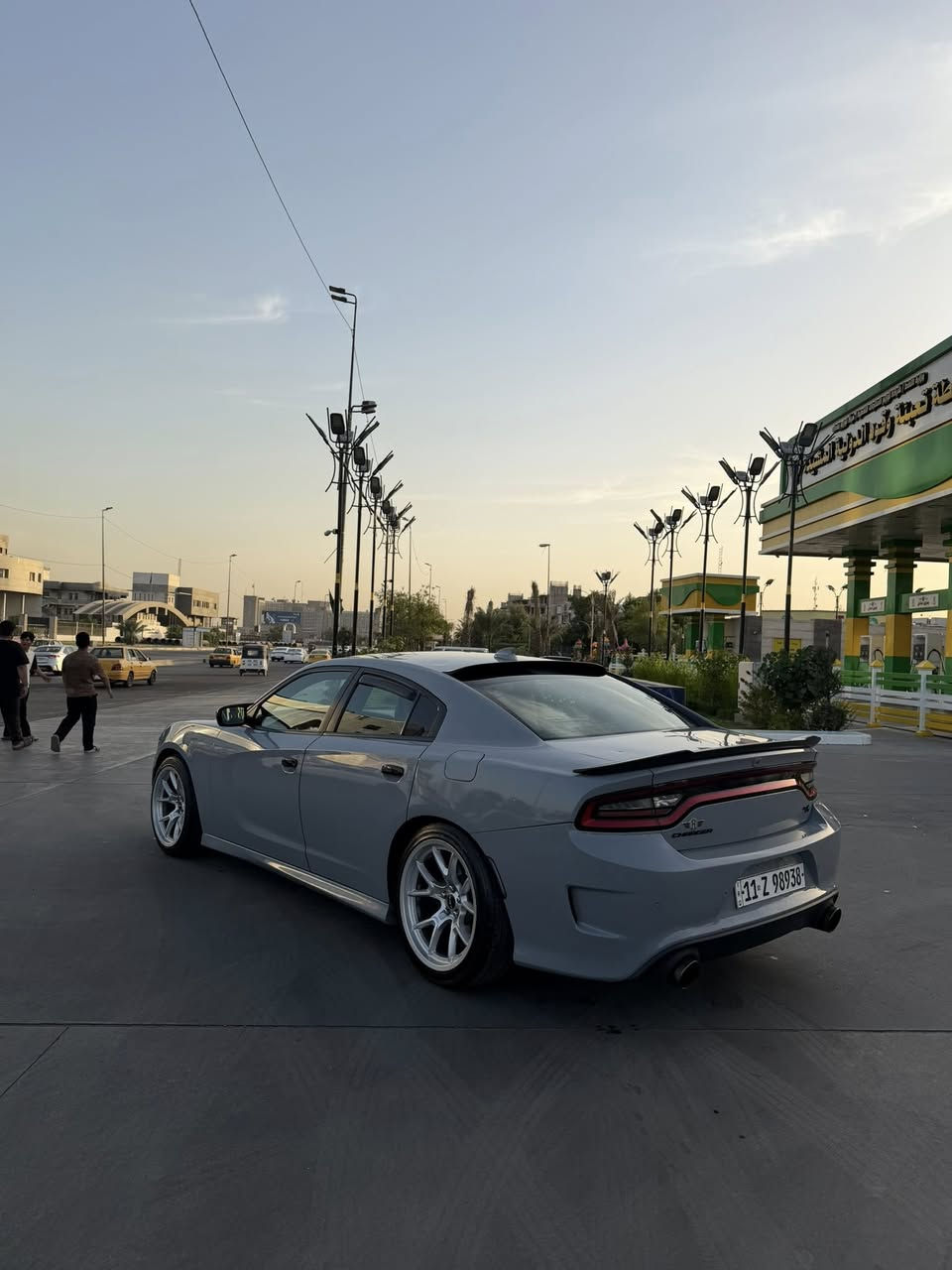 السلام عليكم شباب
الشراي يتصل 

دودج جارجر RT super track pack 
موديل 2021

مكينة V8 5700L 

فول الفول ماعدا الفتحة 

حادث السيارة جاملغ خلفي وباب وبيها بالعراق جاملغ خلفي الثاني 

الباب مبدل نفس اللون بدون صبغ والجاملغات الخلفية صبغ 

يعني صبغ قطعتين 

ايرباك بردة فقط 

معروفة مواصفات ال RT  شباب 

بصمة تشغيل وابواب 

رادارات جانبية 

كشن خزن ميموري 

كشنات كنتارة وجلد 

كشن تدفئة وتبريد والستيرن تدفئة

حساس خلفي 

لايتات زنون 

كامرة خلفية 

شاشة جبيرة 

كشنات خلفية تدفئة 

دشبول خياط 

شباب السيارة فول الفول ماعدا الفتحة 

شباب السيارة عليها منظومة غاز انسة الصرف 

مبرمجة وكاملة 

الاظافات : 

كزوز بوابات يم علي الوادي 

دبات slp

لحية 

شفقة جامة  خلفية 

يدات اسود 

مري باتمان 

دركة خياط 

شباب السيارة مصروف عليها وتخبل بالحقيقة 

اي استفسار  راسلني واتساب او اتصل بية 

مكاني بغداد 

***********
