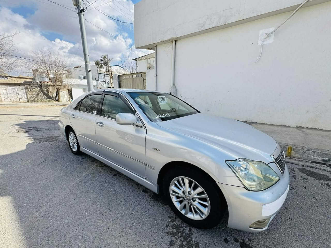 سەرەتا بەناوی خودا
شاهانە 
بڕاوە 
مۆدێل ٢٠٠٥
گێڕ گەورە ی مەكینە گەورە ١٨٢ 
ناوزەرد 
تەبرید ساردو گەرمی مەزبوتە 
جامی هەڵگیراوە 
چوار كوشن كارەبا 
سەلاجەو مەركەزی 
سوكان كارەبا
ئاوێنەی شەفت  
مەجموعە لیكزس
دەعمو لێدراوی نییە  
كەڤەر گۆڕاوو شەنسی كۆسەرە نییە
فۆڕمیگای نە شكاوە 
سیعر ٤٨ گەڵاو مەجال
شوێن سەید سادق 
ژم:***********
***********
