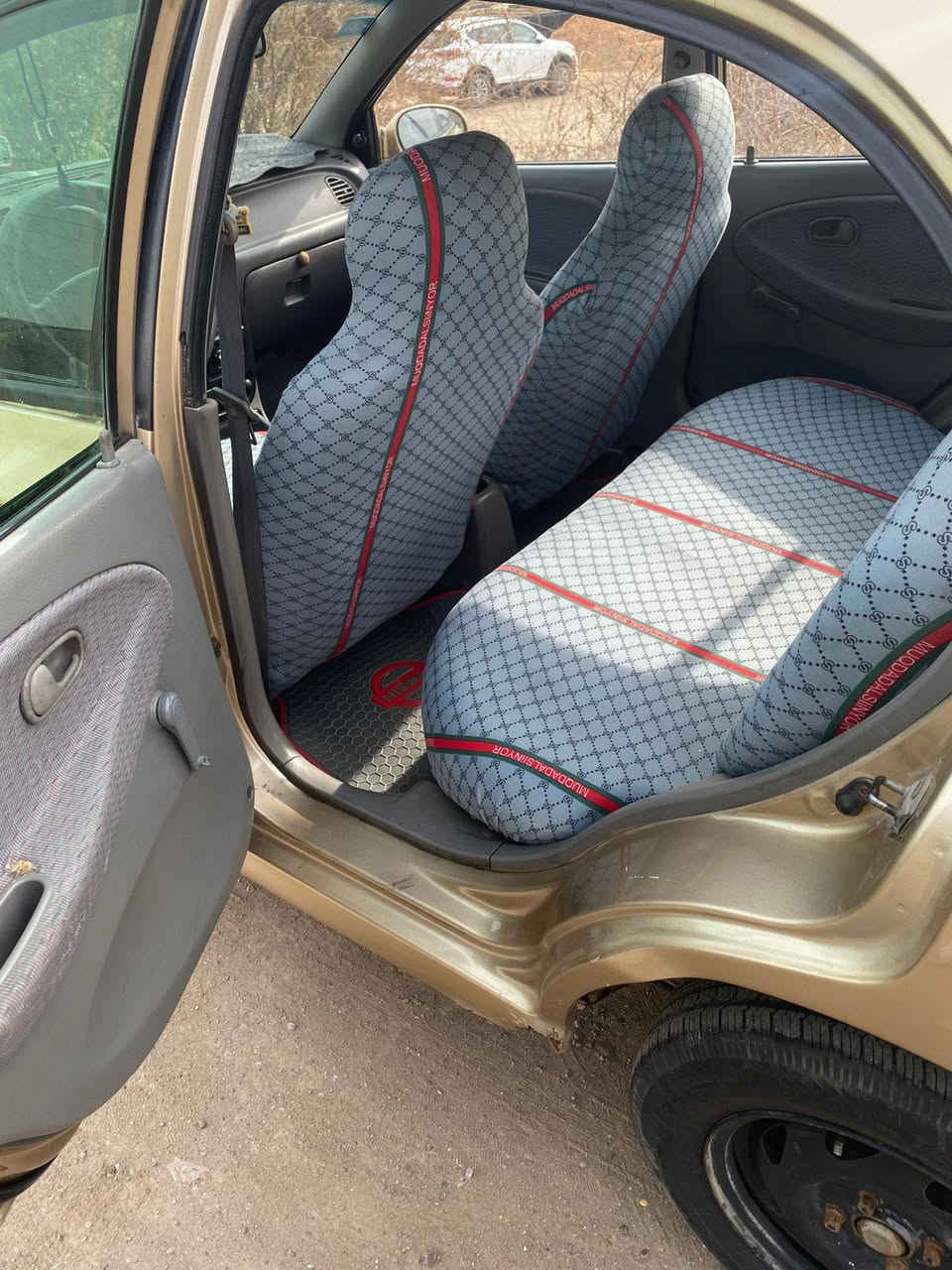 السلام عليكم كيه ريو موديل 2000
رقم بغداد سياره حلوه وجاهزا مصبوغه حزام جماليه 

كير عادي سياره جاهزا تبريد شغال مكان السياره بغداد 
السعر 42وبيه مجال 
الستفسار ***********
