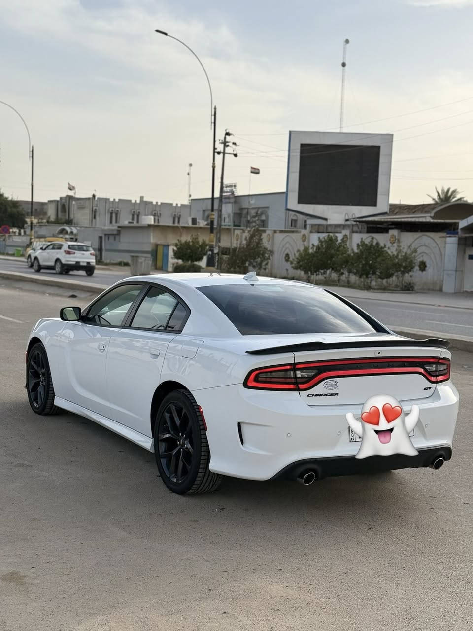 🤍دوج جارجر (GT)الاصدار الأخير🤍
الموديل 2023 اصل 
اللون ابيض 🤍
المسافة المقطوعة 18 mi فقط وضع الوكالة 
حجم المحرك (3600)
حادث السيارة فقط بنيد تبديل 
مواصفات السيارة (GT) بلاك ادشن 
كامرة خلفية دوارة HD
لايتات زنون وكالة 
تشغيل عن بعد 
كشنات حضن مع تحكم كهرباء 
حساس خلفي 
بلوجكترات زنون لد امامي 
شاشة كبيرة مع نضام GPS
مري جانبية هيتر مع عاكس الضوء
نضام USB كامل 
تبريد قطعتين 
بصمة ابواب 
مكاني حله شارع 60 
الاستفار الاتصل ***********
السعر (خاص)
