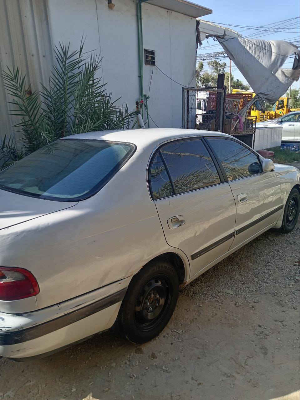 سلام عليكم 
كرونه 1995 رقم بغداد انكليزي بأسمي
تبريد ثلج
حداديه جديده كهربائيات كلهه شغاله سياره جديده مال جناي كير محرك جدد 
مكفوله من الضربه والصبغ مكان السياره النجف ابو صخير 
***********
