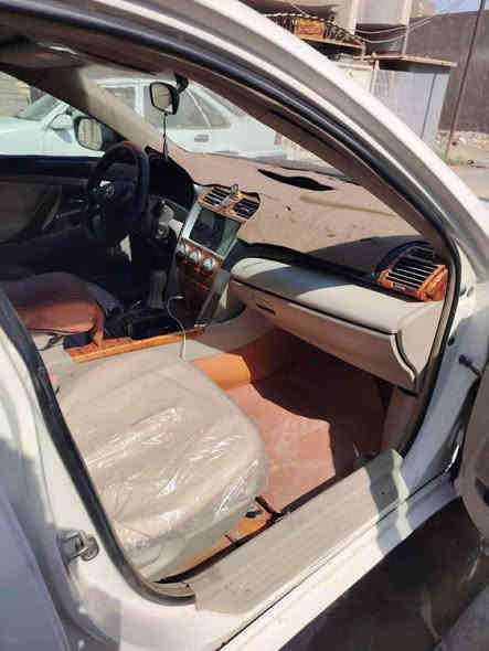 للبيع كامري 2008 خليجي رقم بغداد تحويل مباشر مصبوغه عام وبيها اماكن معجون بدون دواخل 
وداخلها كله جديد دوشمة وكاعيات شاشة كامرة دوارة 
السعر المطلوب 75 ورقة وبيها مجال
بغداد اللطيفية *********** Colombo
